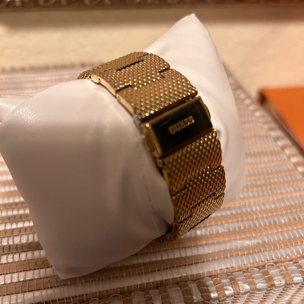 Guess Watch - Picture 4 of 5